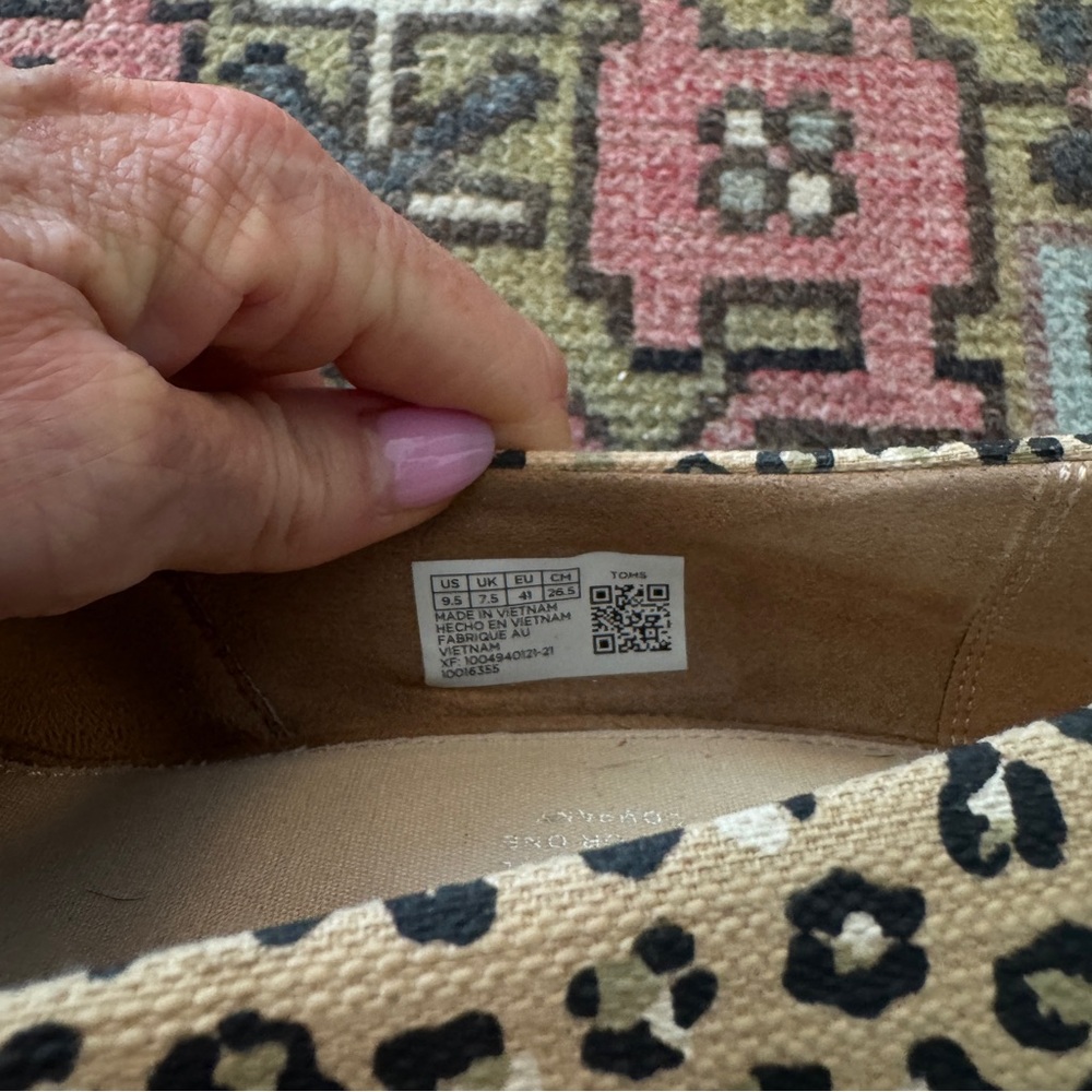 TOMS Michelle Cheetah Peep Toe Espadrille Wedges Size 9.5 Slip On Sandals Womens - Picture 4 of 8